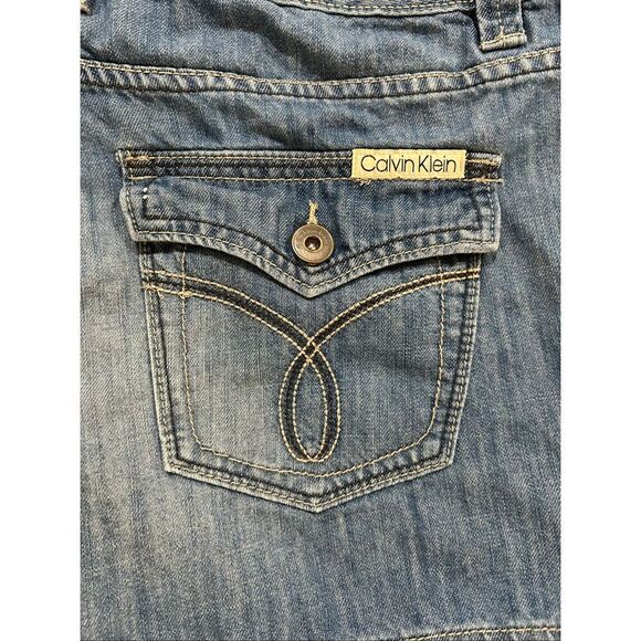 Calvin Klein Jeans Women’s Denim Shorts Size 12 Blue Casual Mid Rise - Picture 4 of 8